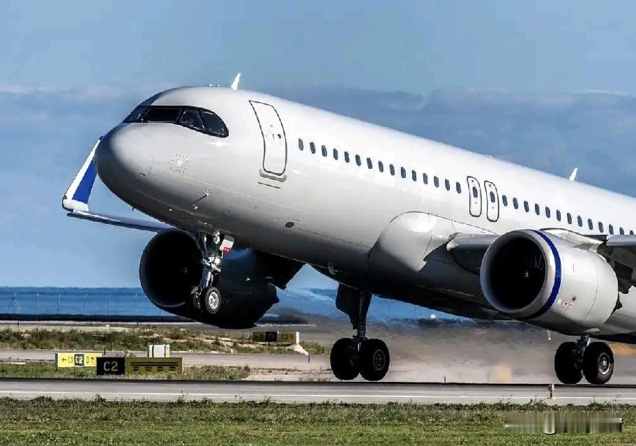 空客A320逆袭成“机王”：波音737输在太急功近利？
 
空客A320这波逆袭