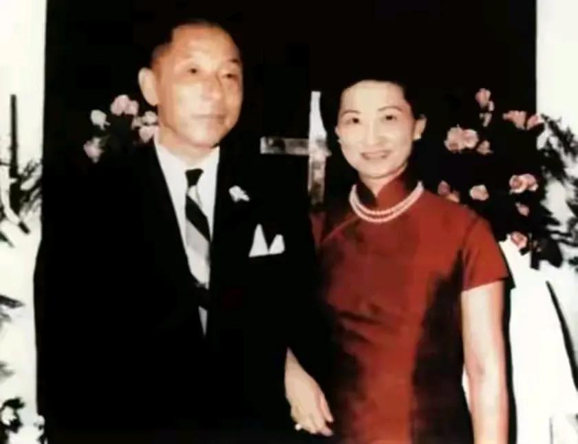 赵一荻肤白相貌长得还不错哦，自古佳人伴才子，张学良这辈子不亏。