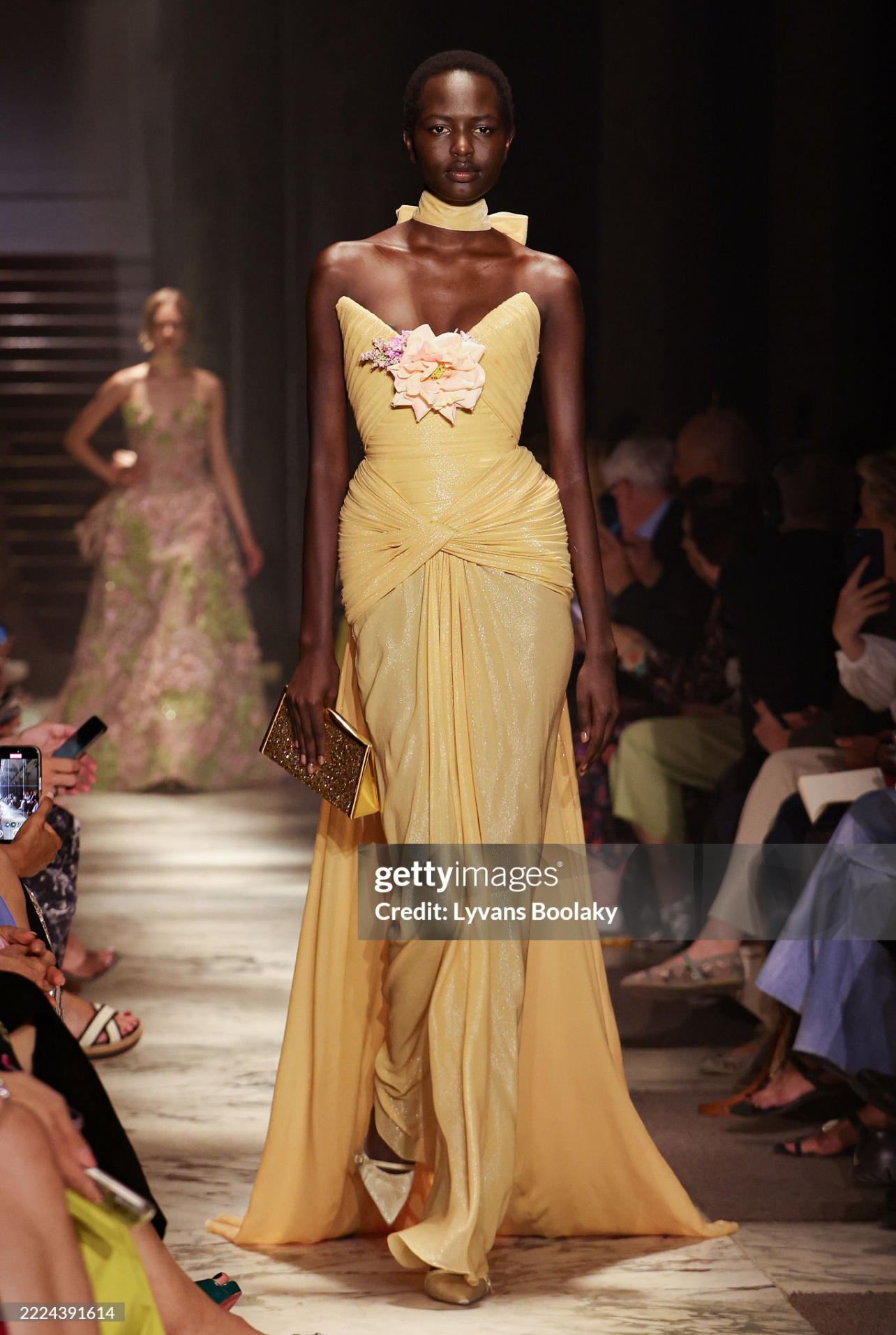 Elie Saab 2025秋冬高级定制系列完美点题今年VOGUE时尚之力盛会?