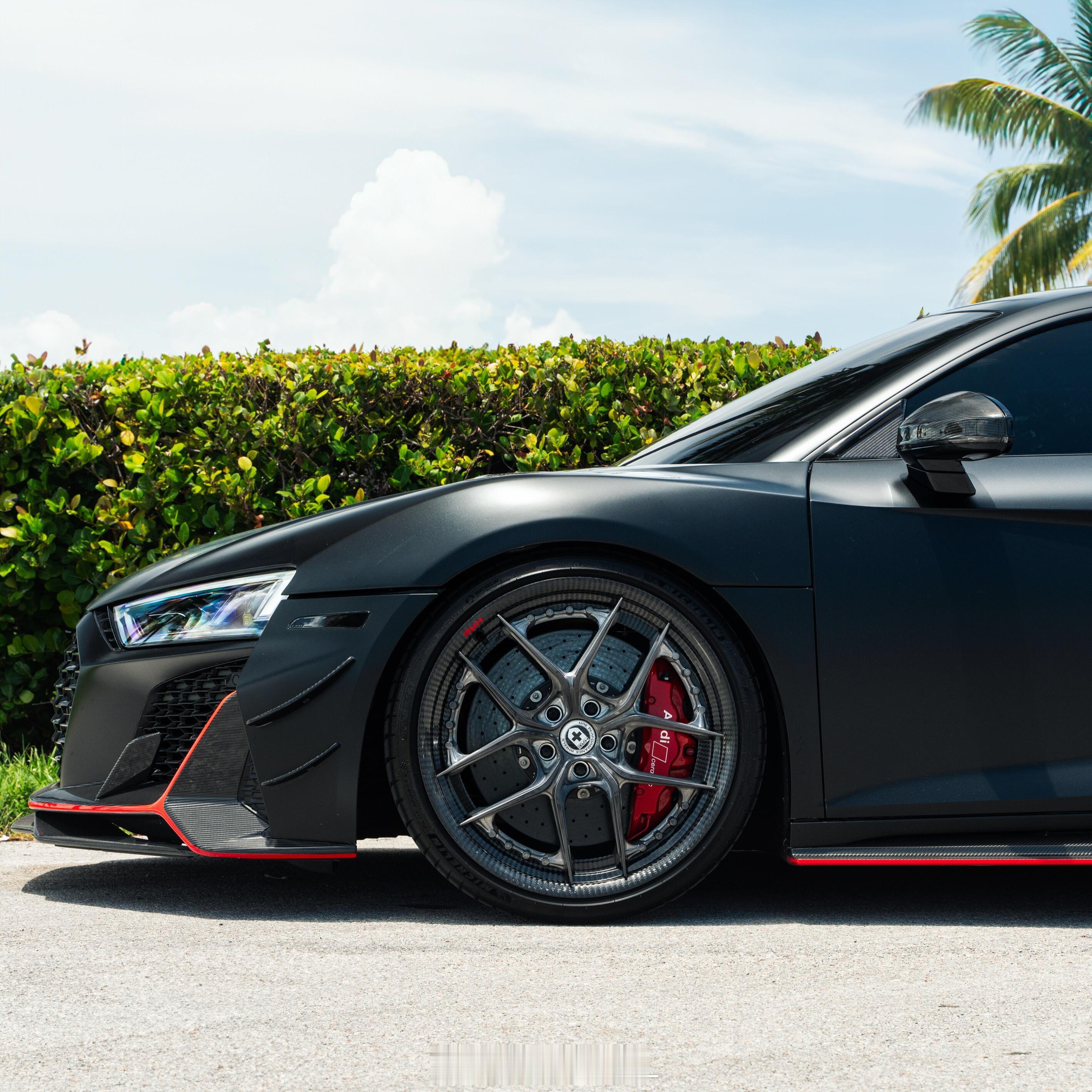 大v聊车 以近 30 万美金的累计投入，加冕史上造价最高的 R8 GT，全车完成