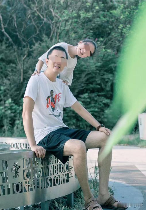 北京，一大学教授和妻子离婚时，承诺供女儿上大学，再婚生了儿子后，女儿考上了3年2