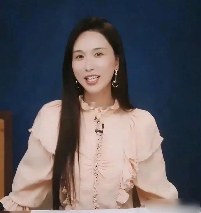 这是林志玲吗？怎么感觉变样了 ​​​