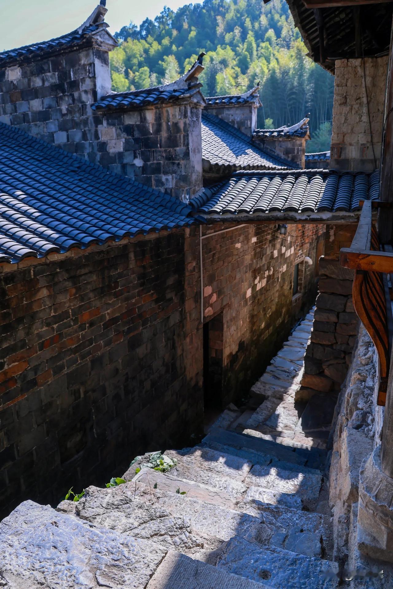 暗坑，故乡的老屋，封存着往事，安放着乡愁#旅行# #随拍乡愁# #徽州古村落随拍