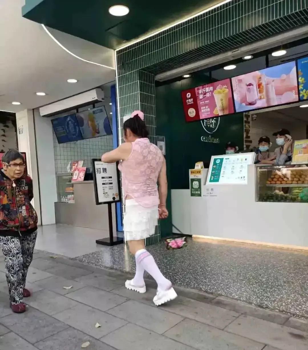 这打扮真的是太还童了