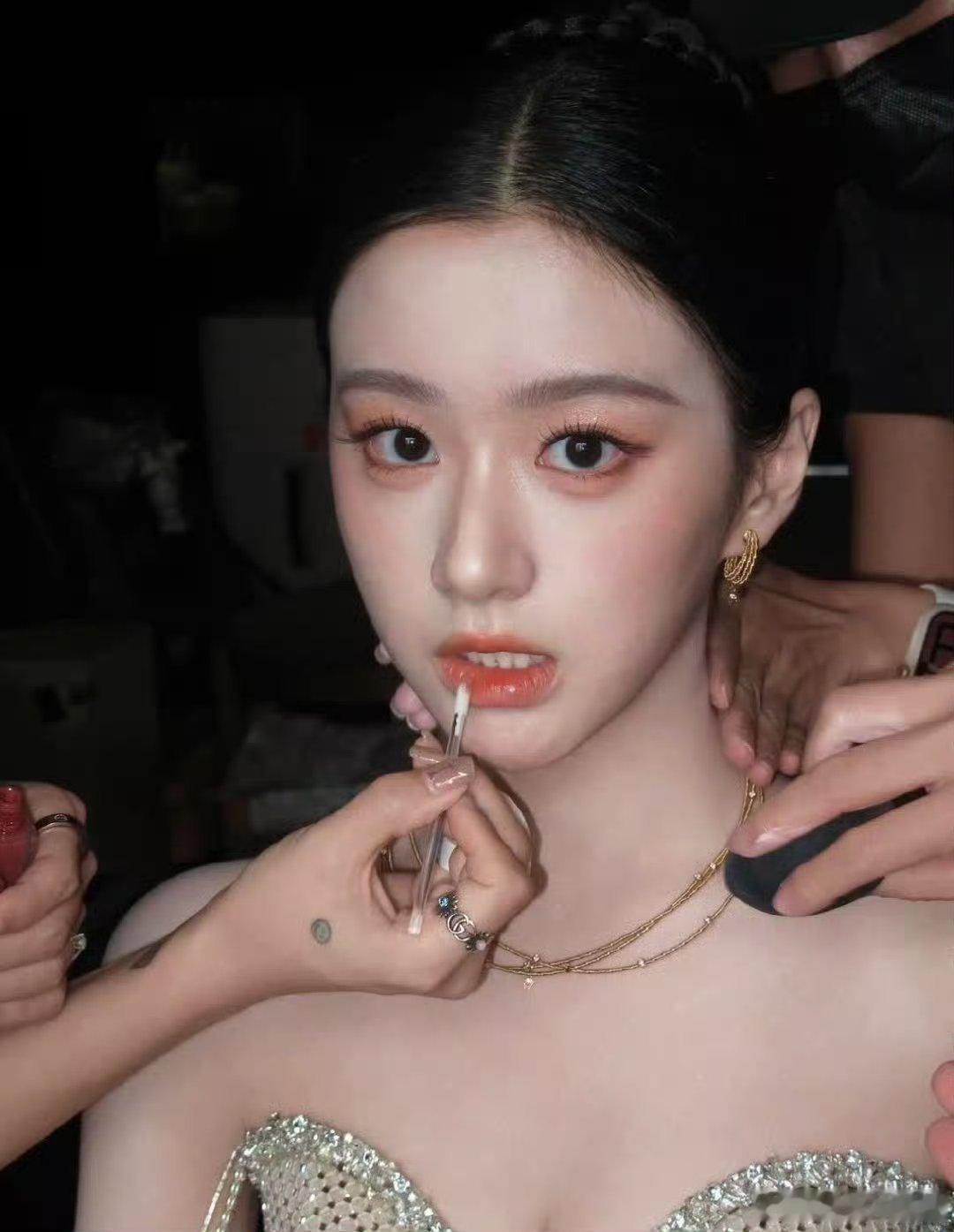 包上恩真是要脸蛋有脸蛋要身材有身材，就完美成这样[好喜欢] ​​​