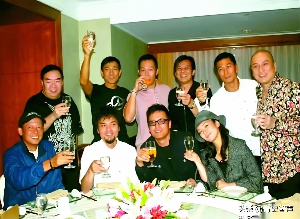 聊一个饭局，2007年，刘德华上海演唱会结束。
他自己掏了15万，在四季酒店摆了