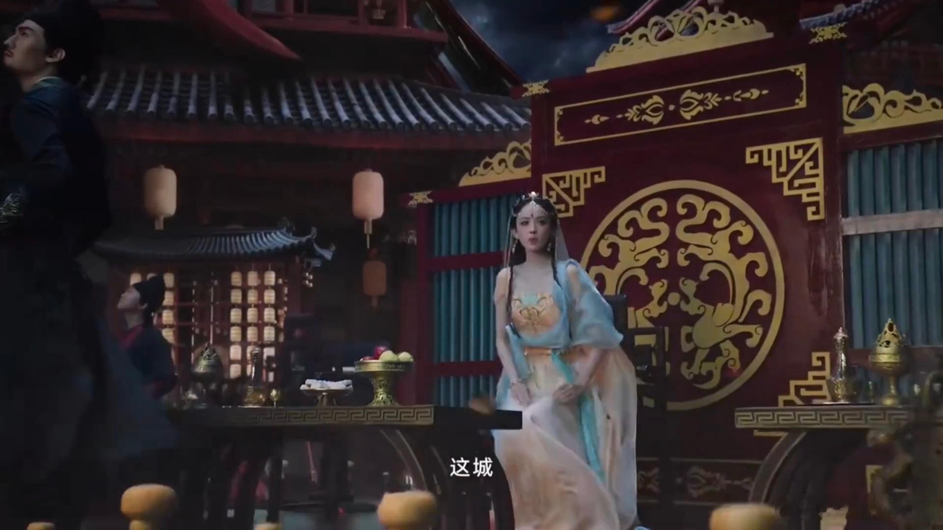 娜扎又美我一大跳娜扎总能用全新妆造带来视觉冲击，立体浓颜勾勒独一份的东方异域美感