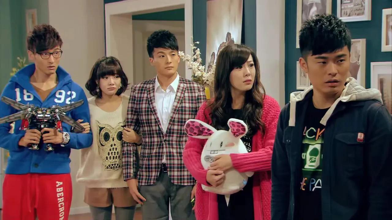 《爱情公寓》里的几位男主角都混出来名堂，陈赫、孙艺洲、王传君和金世佳都有了影视、