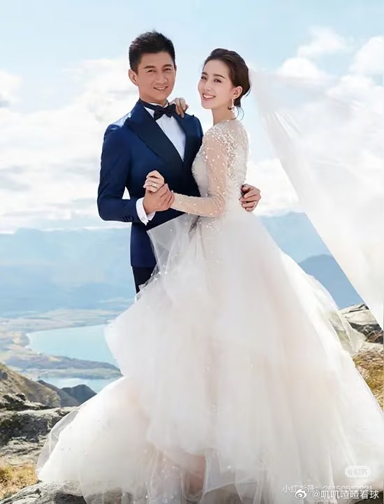 曝吴奇隆刘诗诗感情近况聚光灯下，他们是各自耀眼的明星；生活里，他们是默契无言的家