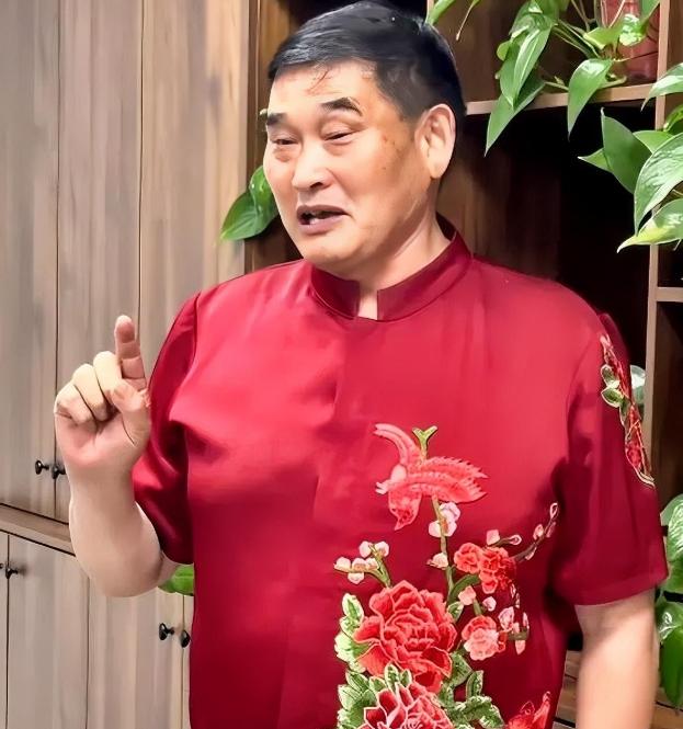 朱之文坦言："说实话，我根本不缺钱。"记者反问："您不差钱，为啥还要天天跑各种商
