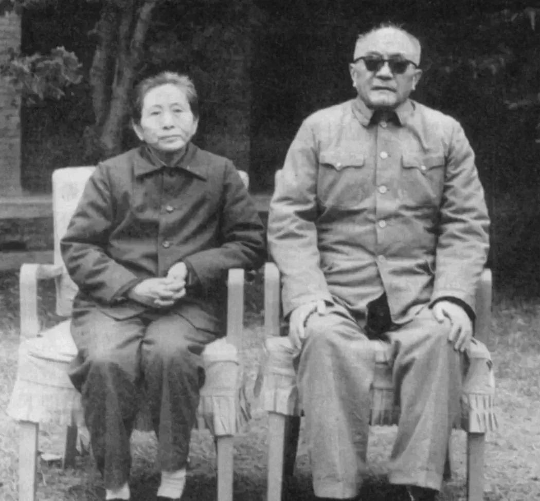 1962年，唐棣华在得知彭德怀和浦安修离婚后，也产生了和丈夫黄克诚分开的想法，但