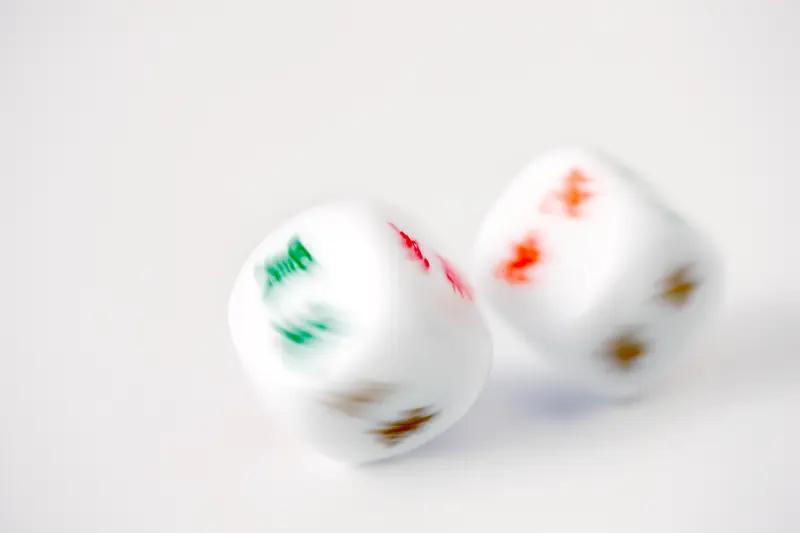 黄赌毒哪个最致命？
奶茶的快乐阈值10
追剧的快乐阈值50
撸串的快乐阈值80