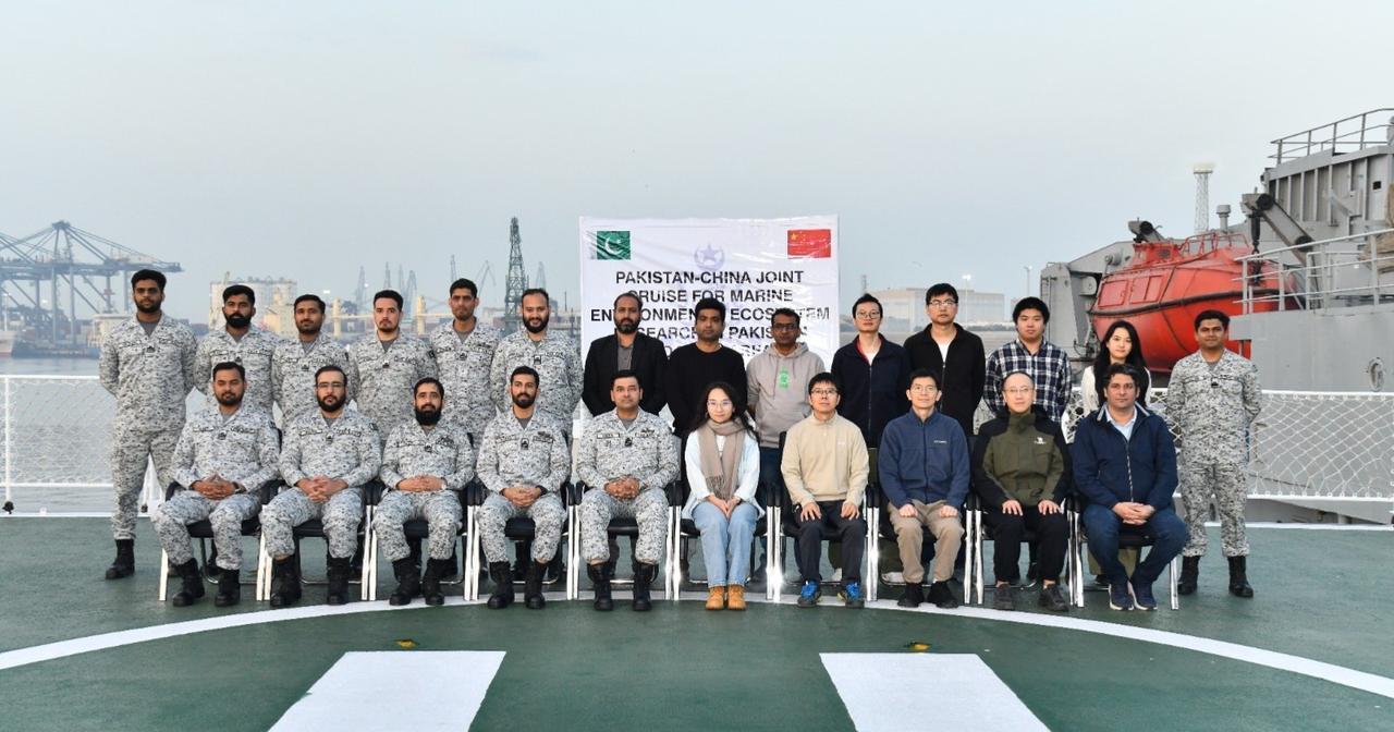 新闻快讯——巴基斯坦海军为中巴海洋科考航次提供支持，助力海洋研究向前推进。——T