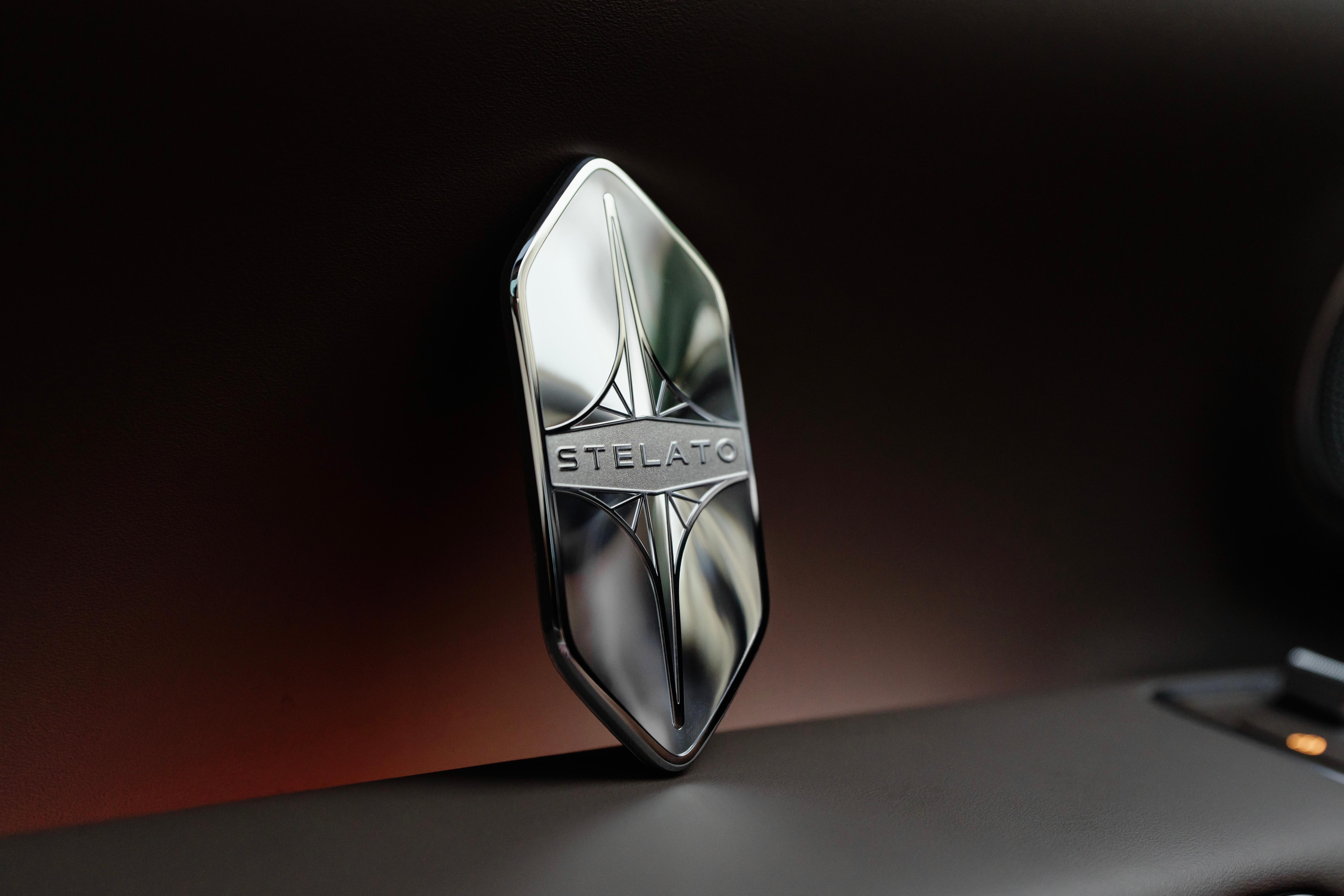 看了余总和小尼的探展，越了解越觉得靠谱，新配色也非常加分，新颖的设计非常适合当下