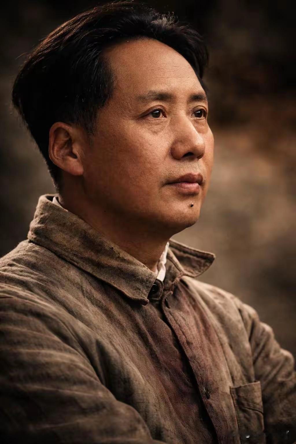 毛主席经典语录
 
枪杆子里面出政权:指引革命武装奋起抗争；
星星之火可以燎原: