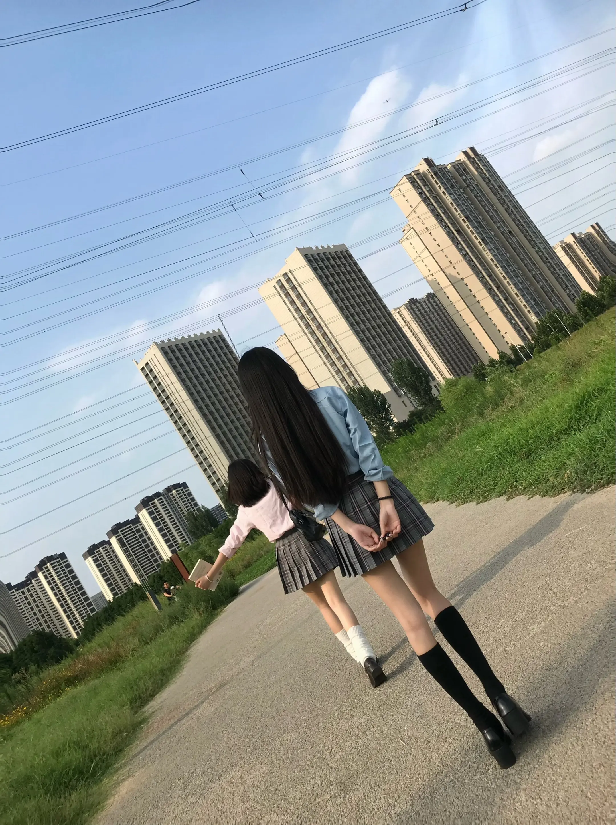 我可以跟在你身后。