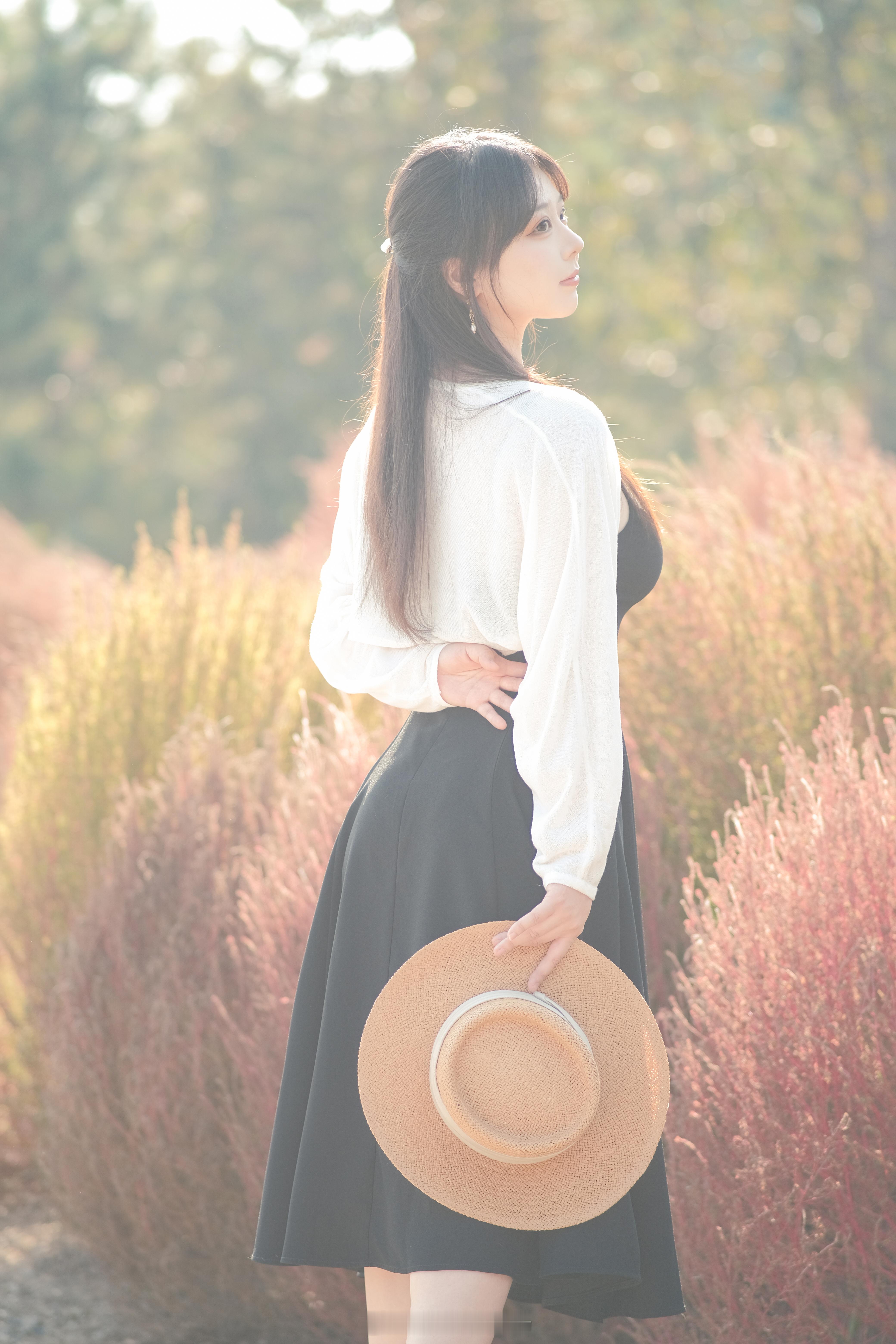 今日穿搭(ootd) 是还没剪齐刘海的时候 ​​​