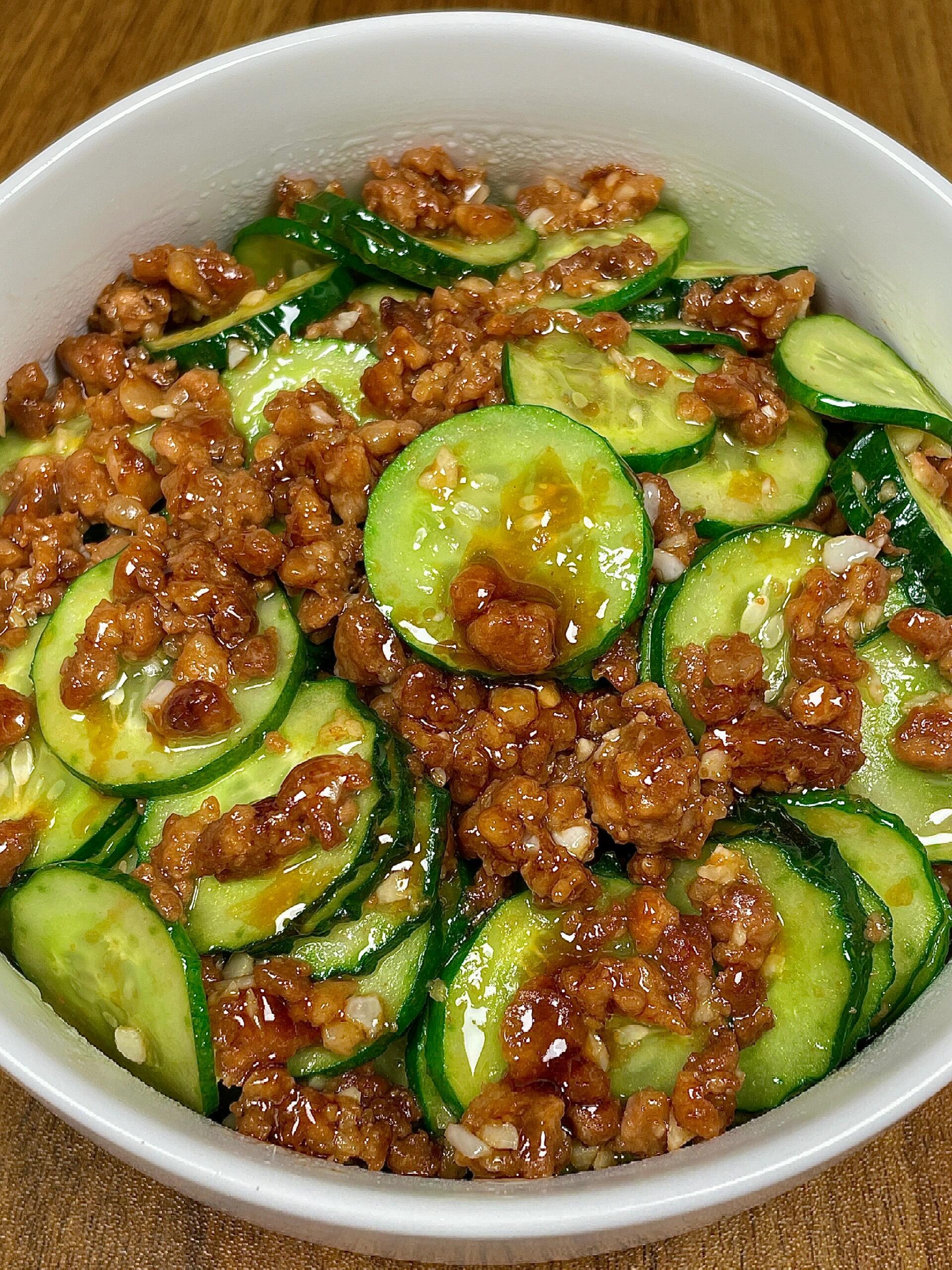 肉末炒黄瓜！贼香的！在姥姥家吃过一回，被惊艳到了！今天特地要来了，配方分享给姐妹