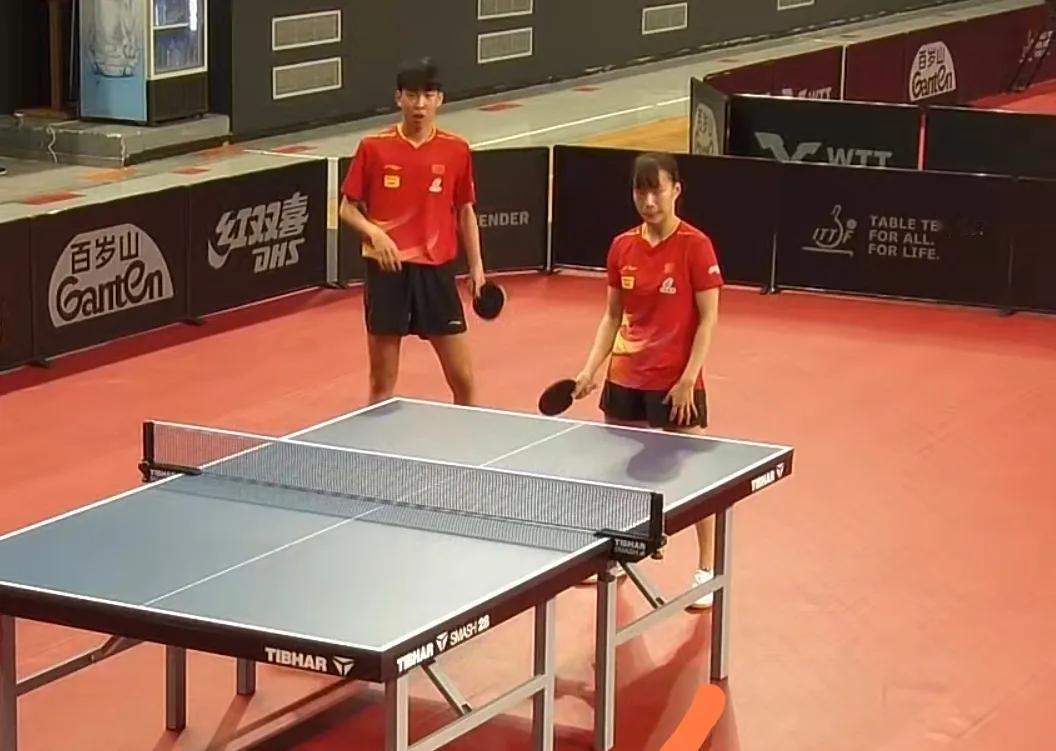 李和宸/石洵瑶晋级半决赛！
WTT斯科普里常规挑战赛混双1/4决赛正进行中，刚结
