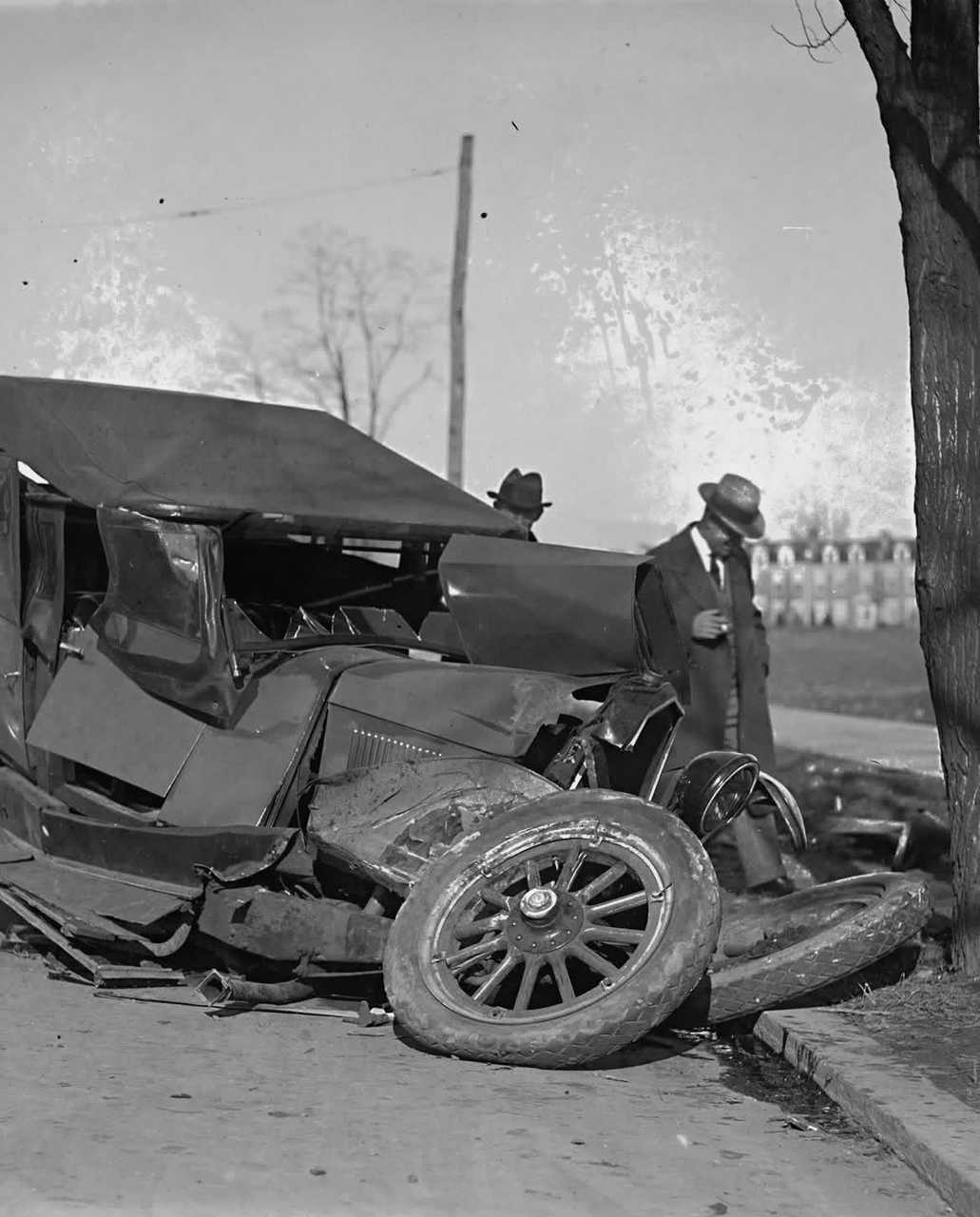 【来自投稿】1909年，全美有20万辆私家车，因此引发了许多车祸，当时有一些人说