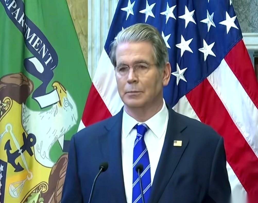 他们急了，真的急了。
想干嘛？想用代码，拔咱们国家电网的插头。
这消息，英国人自