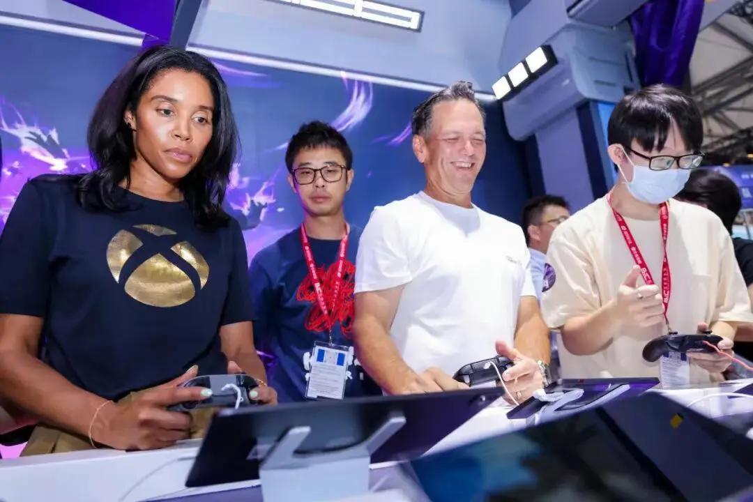 网易大作今日登顶：连爆20国，没人做出过这种手游