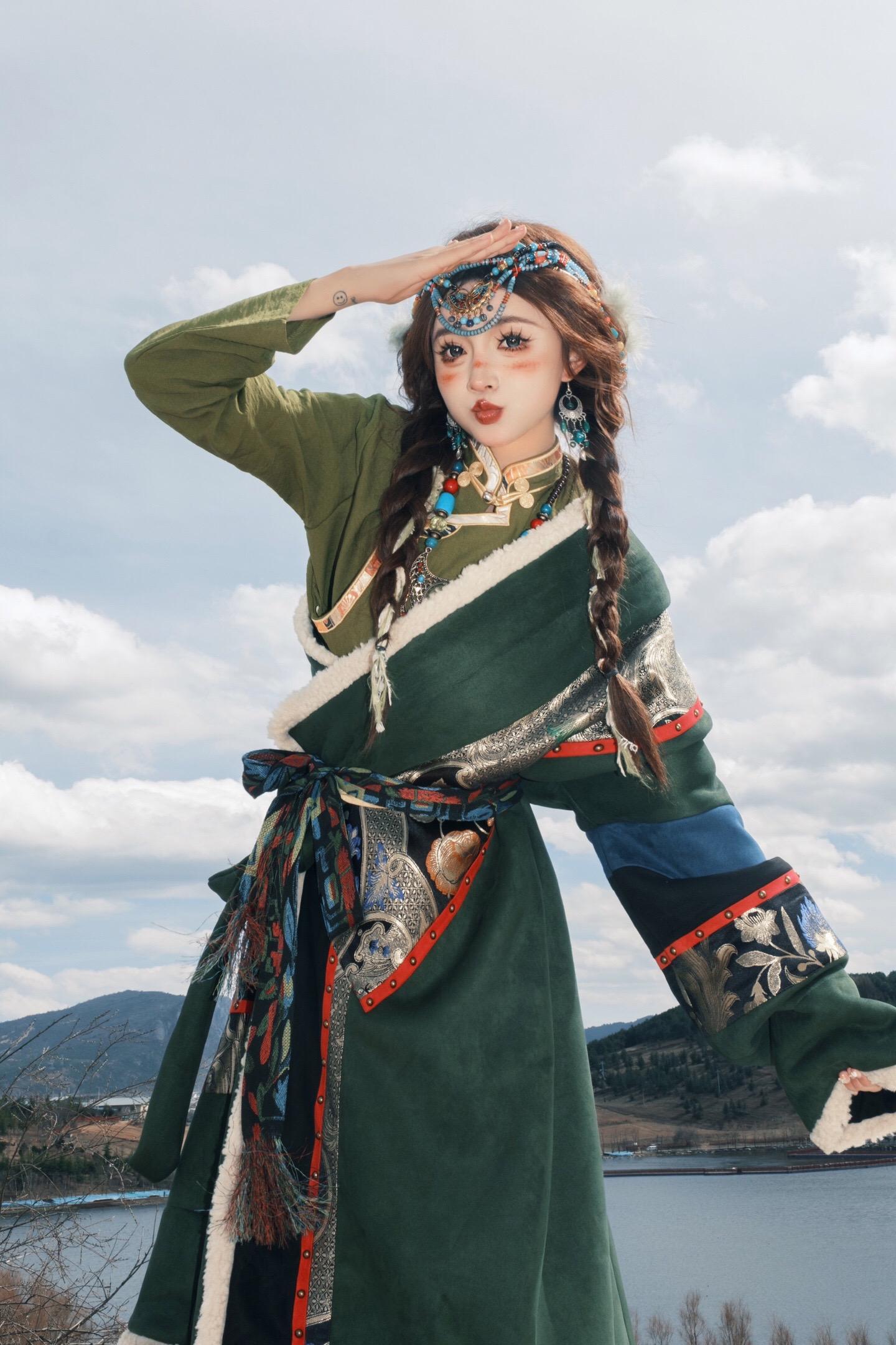 人生是旷野 不是轨道。去香格里拉吧，拍一组超美的藏服写真！