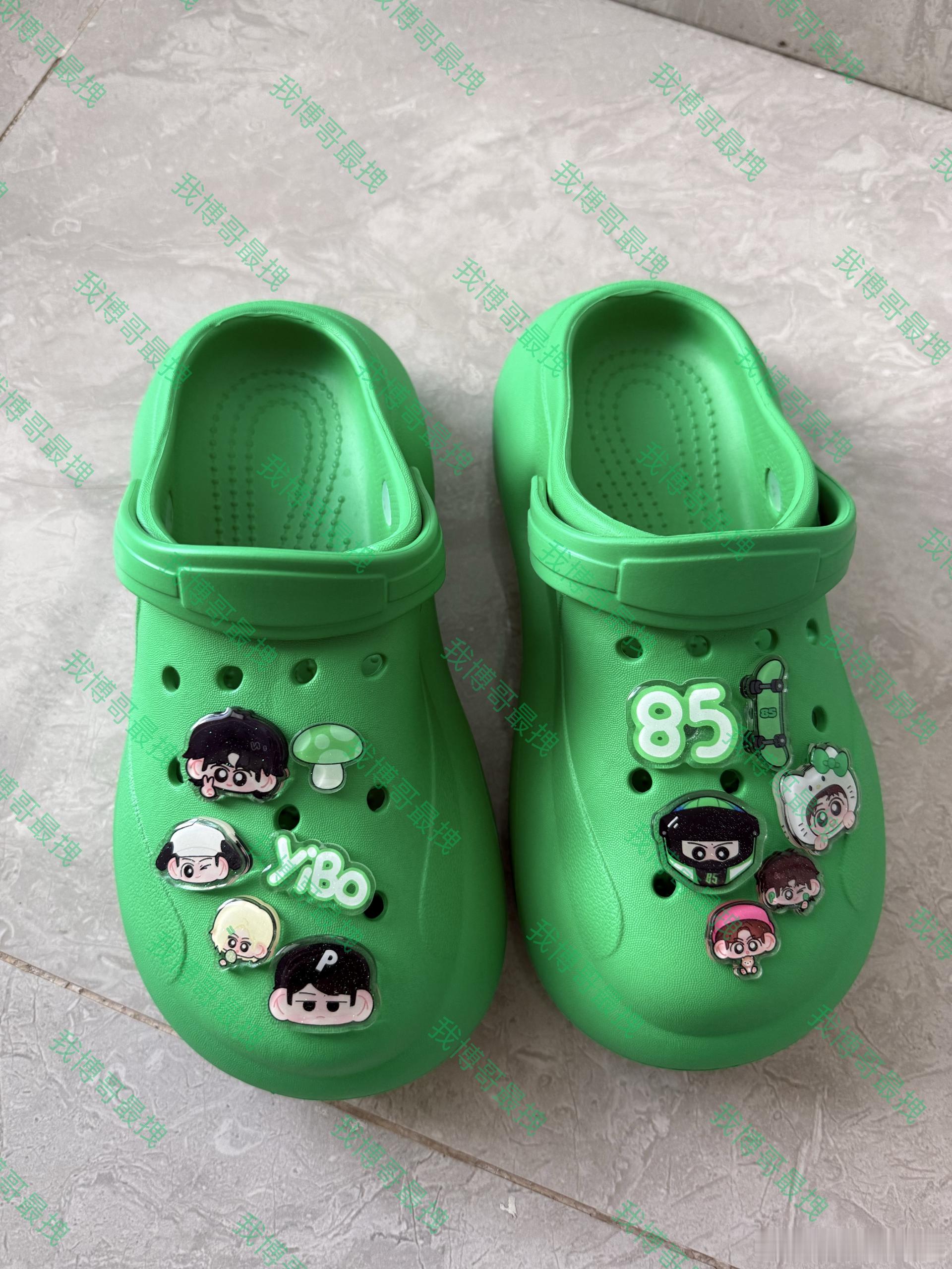 85racing 💚王一博赛道平安 终于买到合适的洞洞鞋了 嘿嘿💚 
