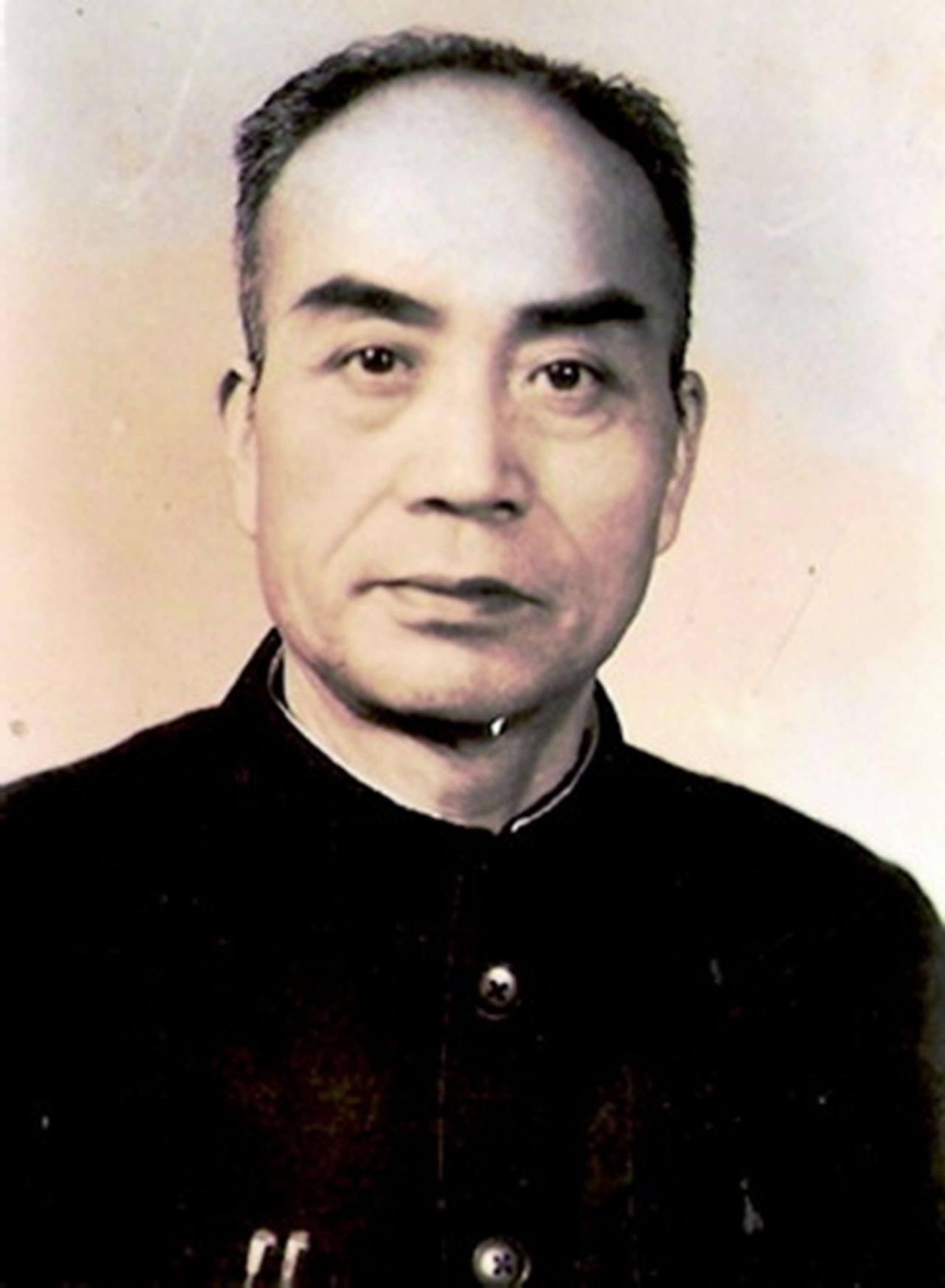 1949年，国军103师师长起义后，解放军让他阻击国民党部队，他却拒绝了：“我们