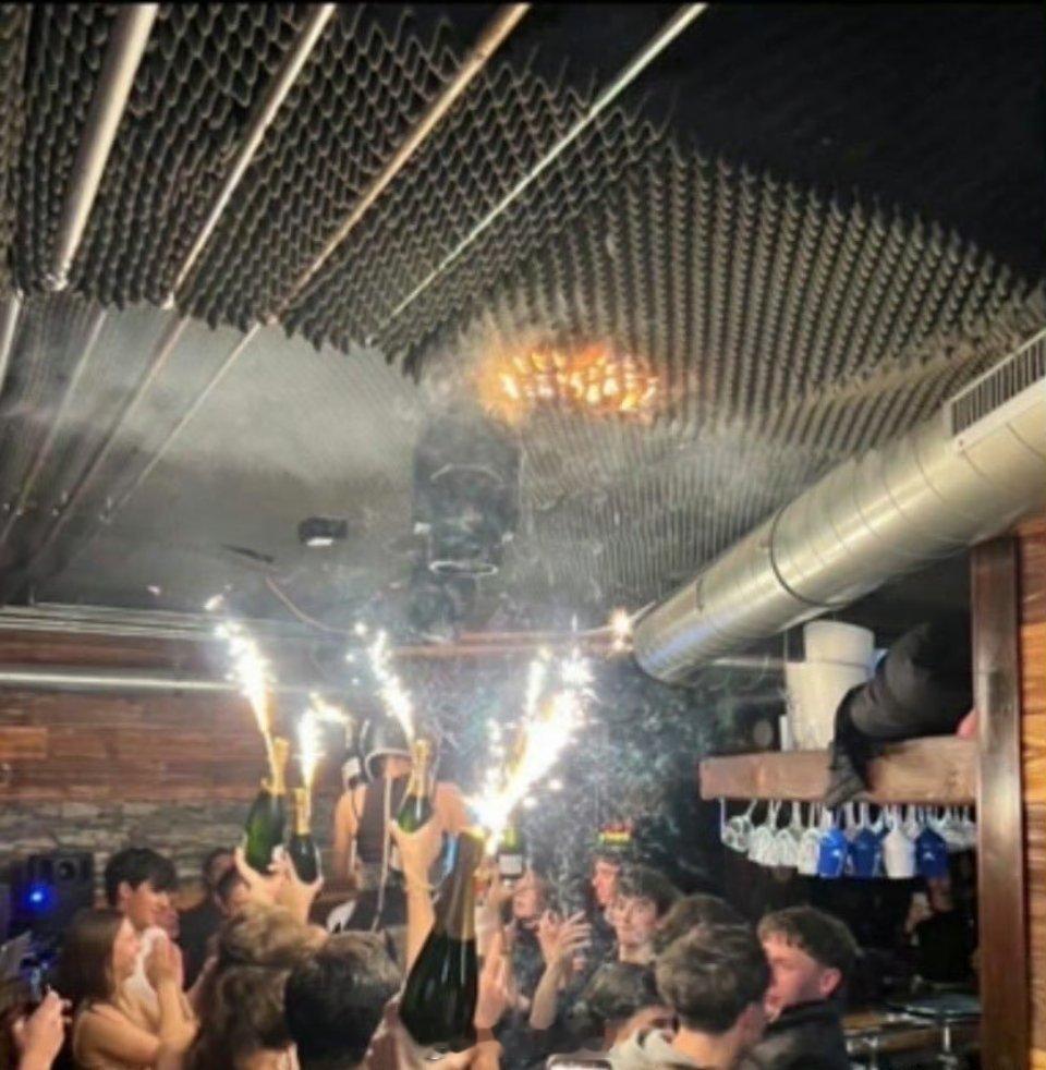 瑞士酒吧火灾原因初定为烟花棒引燃玩火者遇上易燃保温板，客人醉酒反应慢半拍，终于被