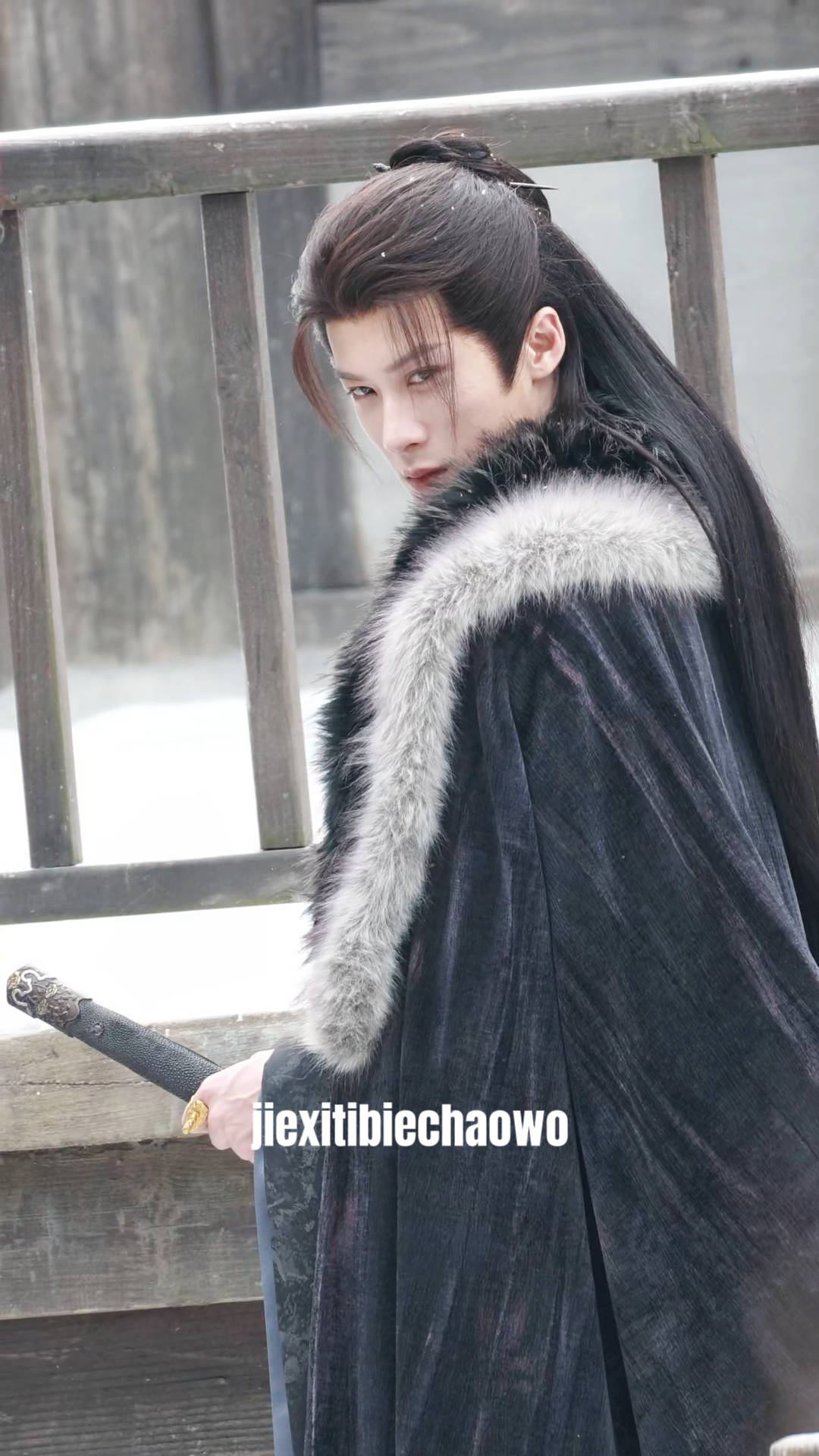 对，就是这种看垃圾的眼神檀健次谢却山 /檀健次何不同舟渡