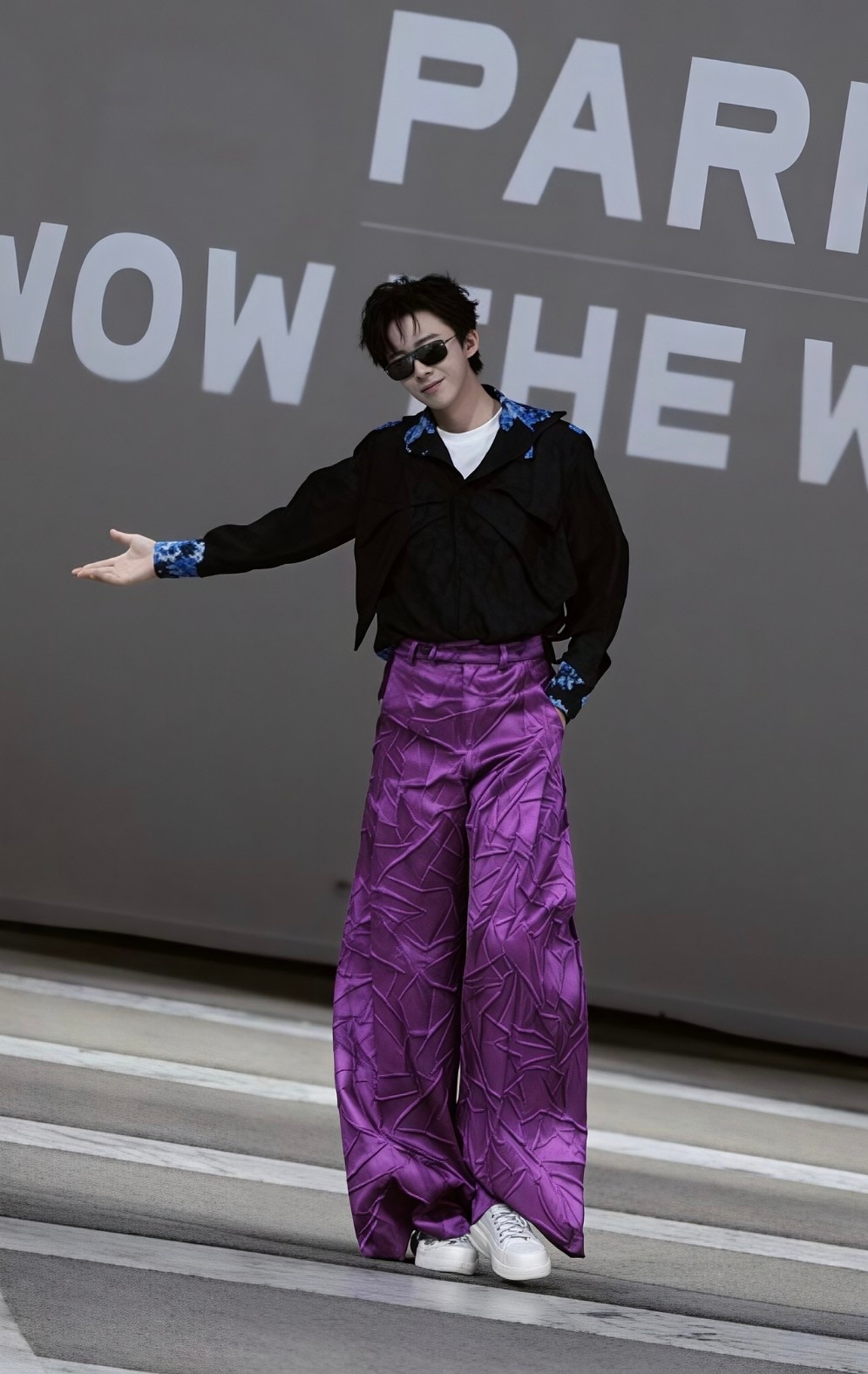 好喜欢这条紫裤子更喜欢这个帅小伙儿