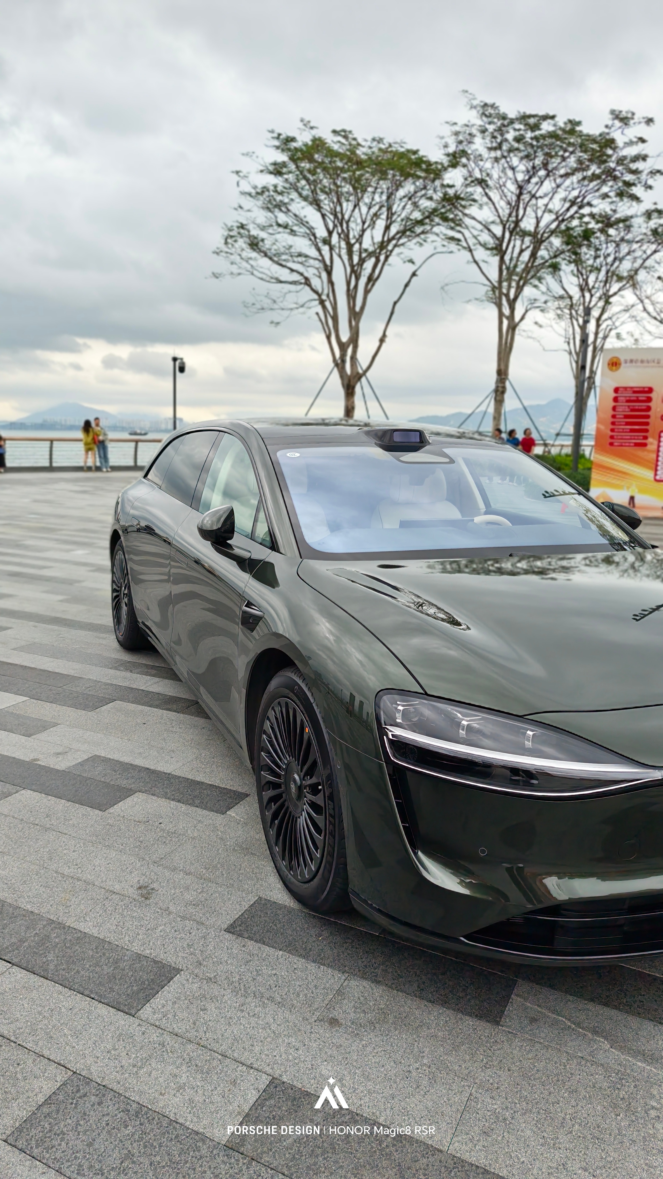 颜值真的耐看，不过得换双鞋子，这个鞋子不好看，不搭，买的同学注意一下下 深圳·招