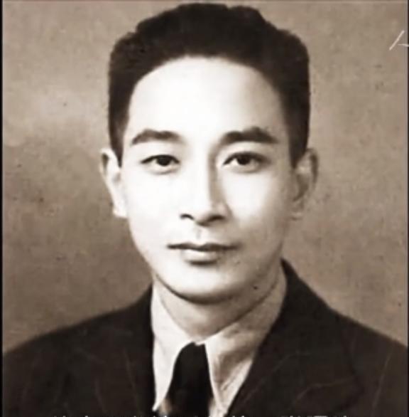 1943年，103岁的虚云老和尚和20多岁的南怀瑾 一起暗夜走山路。南怀瑾想扶虚