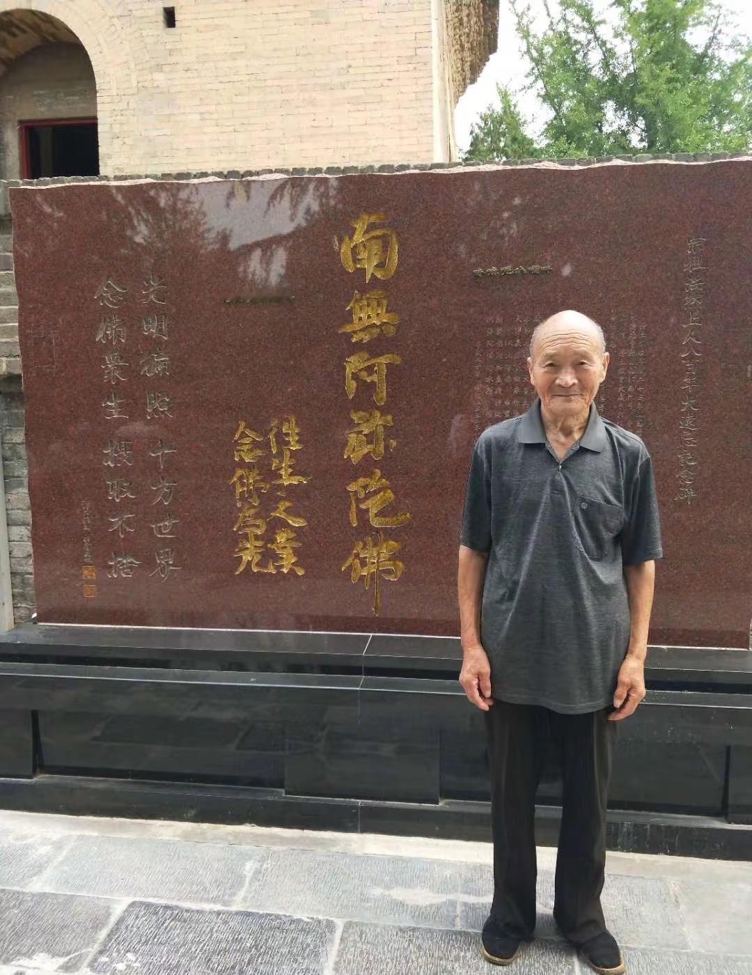 位亲朋好友、邻居、首先，我代表全家向大家表示诚挚的感谢。感谢你们在百忙之中前来参