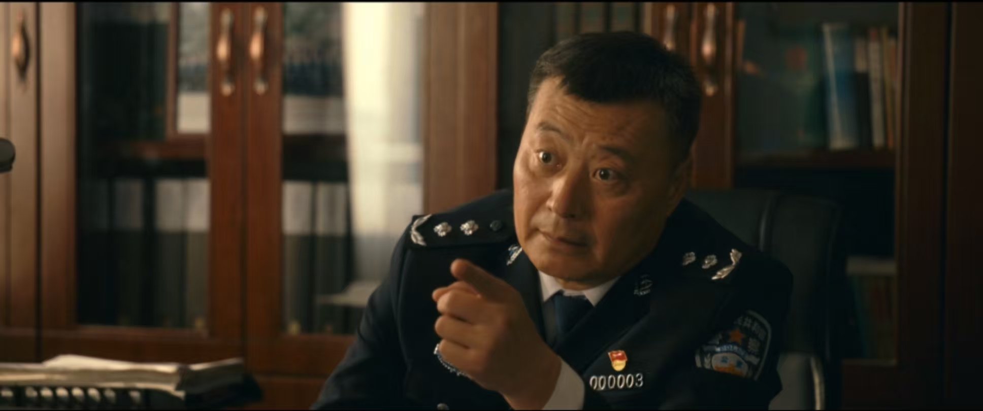 低智商犯罪口碑发酵   王骁那个角色太绝了，看着默不作声，结果全在他算盘里。田曦