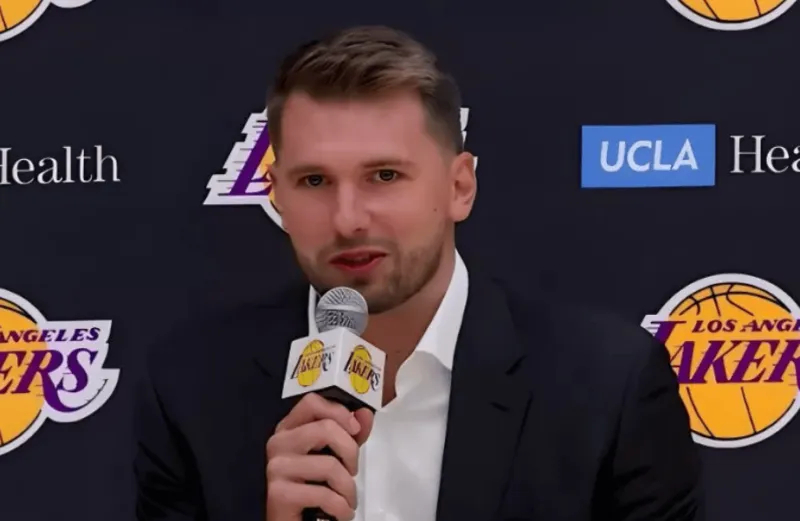 前湖人球员萨沙-武贾西奇在ESPN节目中表示：「达拉斯的灯光不足以映衬东契奇的璀