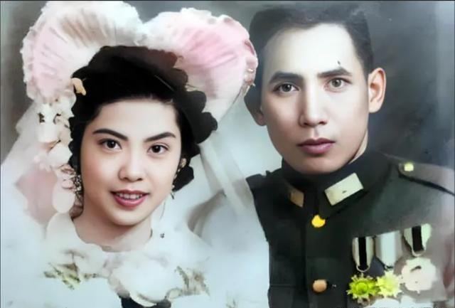 1976年，一位白发老妇纵身跳入北京护城河，打捞后人们才知，她是国民党将领黄维的