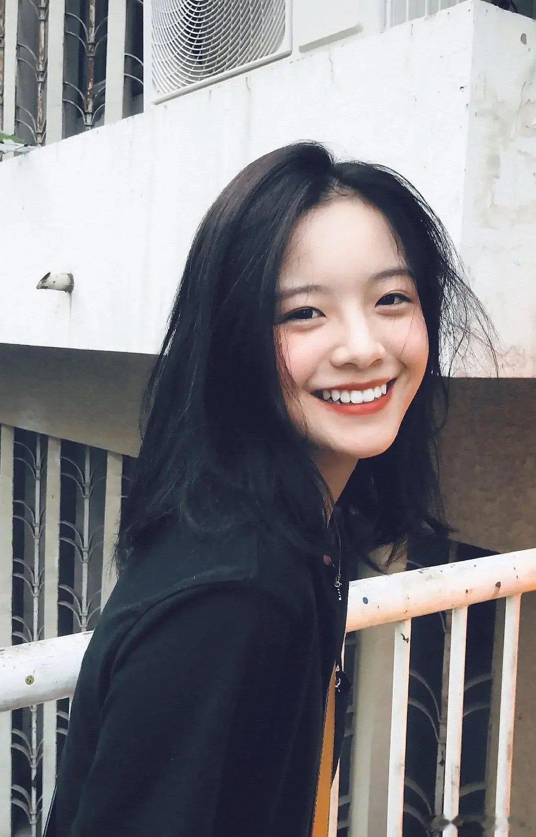 李庚希这张照片出圈吗？ 