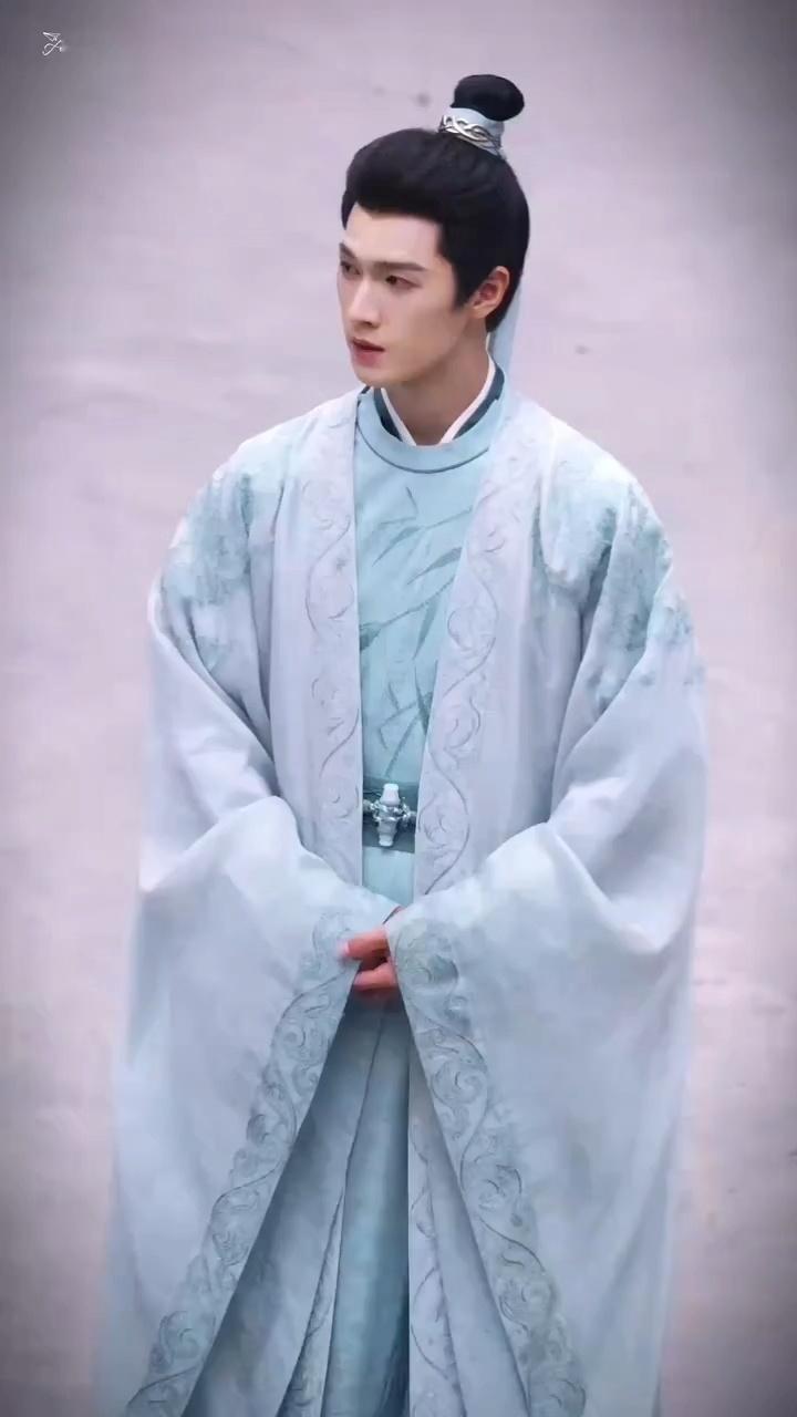 清俊儒雅书生气，好温柔啊小林朗月入怀，青竹具象化超适配他[期待]李昀锐尚公主蓝衣