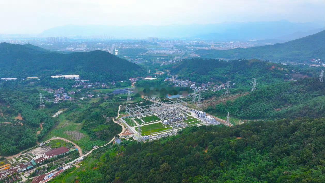 今年夏季福州平均气温较常年偏高，预计今夏福州电网最高用电负荷将达到1235万千瓦