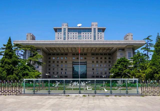 有一个亲戚小孩燕山大学的，一次聊起来说他孩子保研去了一所很好的211大学，听他说