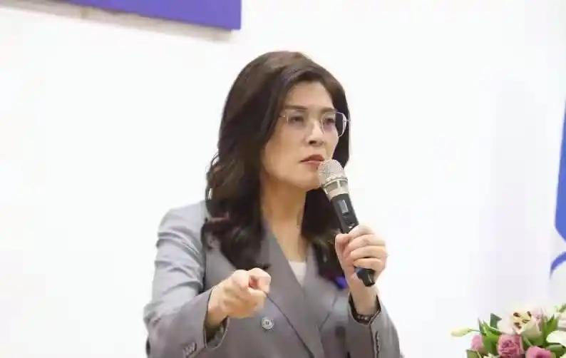 收到统一信号，郑丽文一句话痛批民进党，说到大陆心坎上。[太阳]

郑丽文公开驳斥
