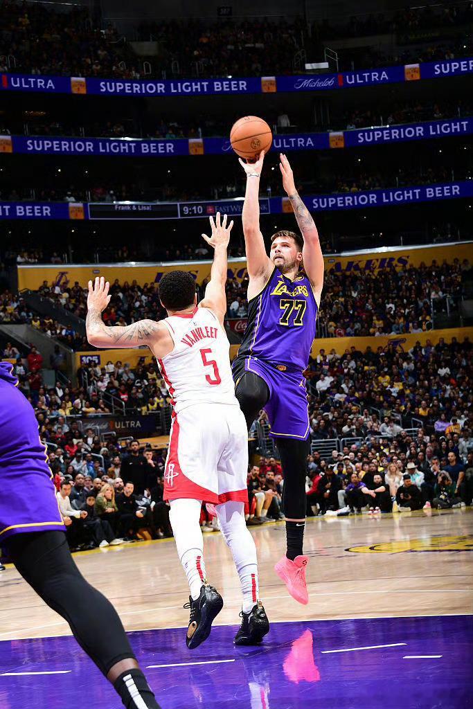 NBA圣诞大战赛程公布🎄🔥火箭vs湖人独行侠vs勇士骑士vs尼克斯马刺vs雷