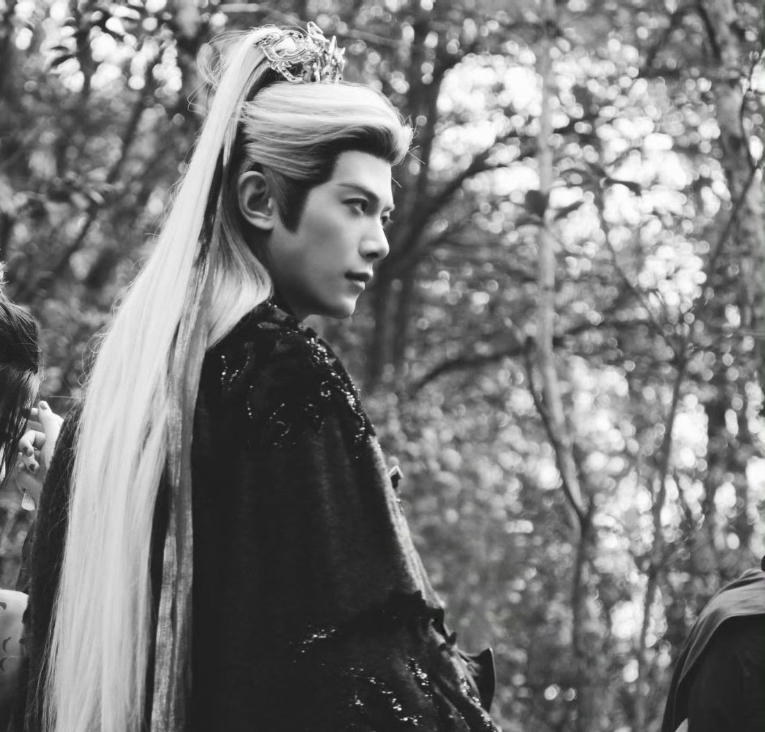 邓凯不愧是语文130的大厨他好温柔用这么美又这么痛的文字来回应 