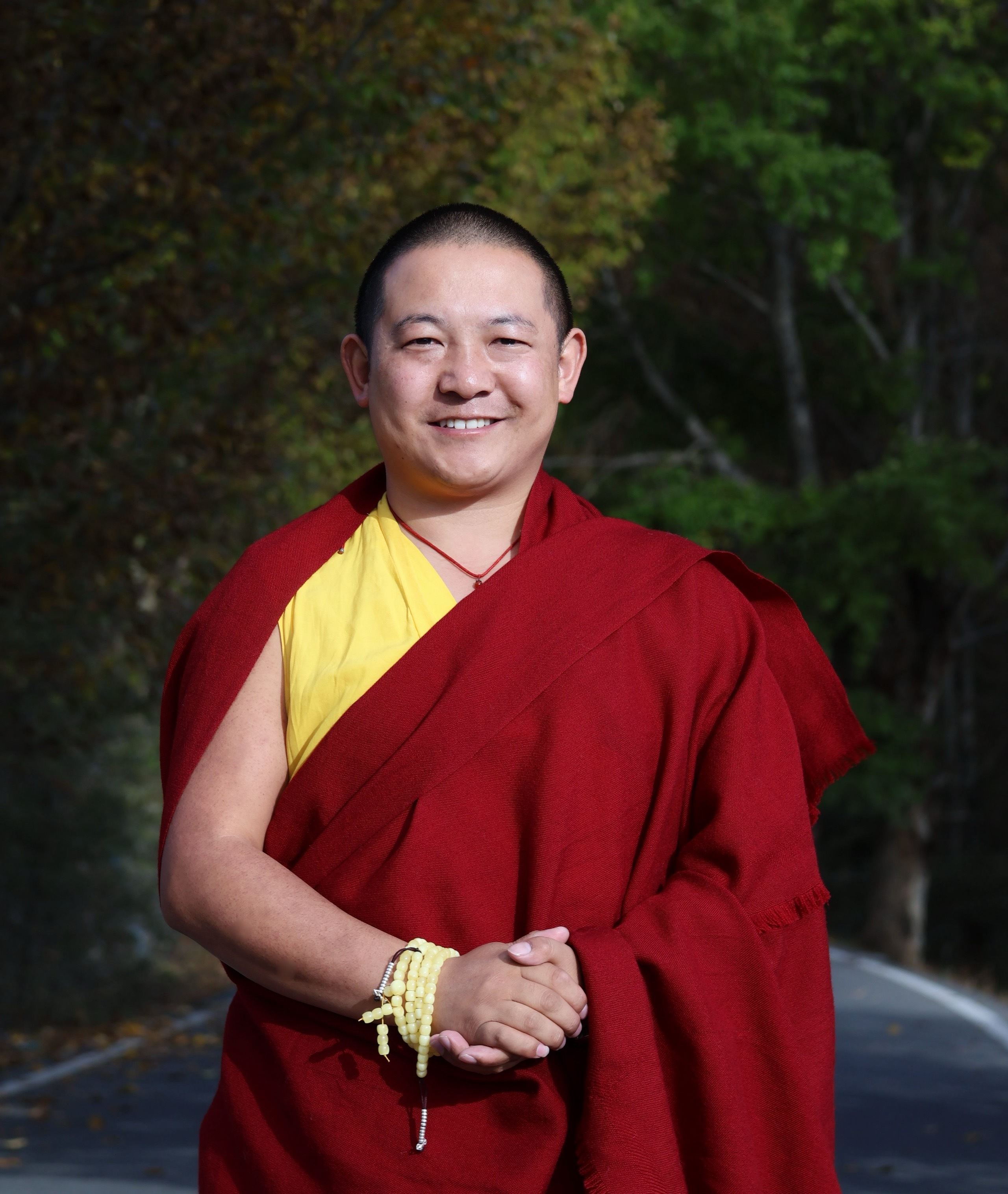 积善之家有余庆，积不善之家必有余殃，世界是圆的，你给出去什么，绕一圈都会返回自身