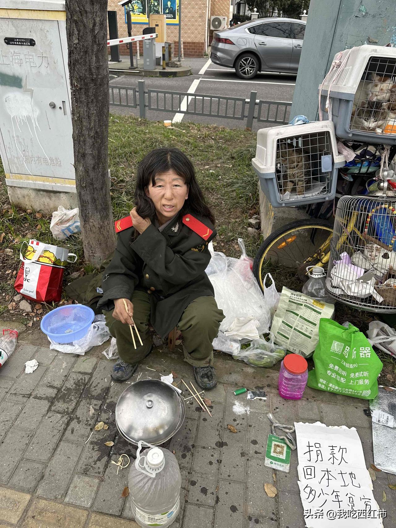 三林地铁站附近  有没有知情人士
第一次去那边经过碰到的，聊了几句天她说什么没钱