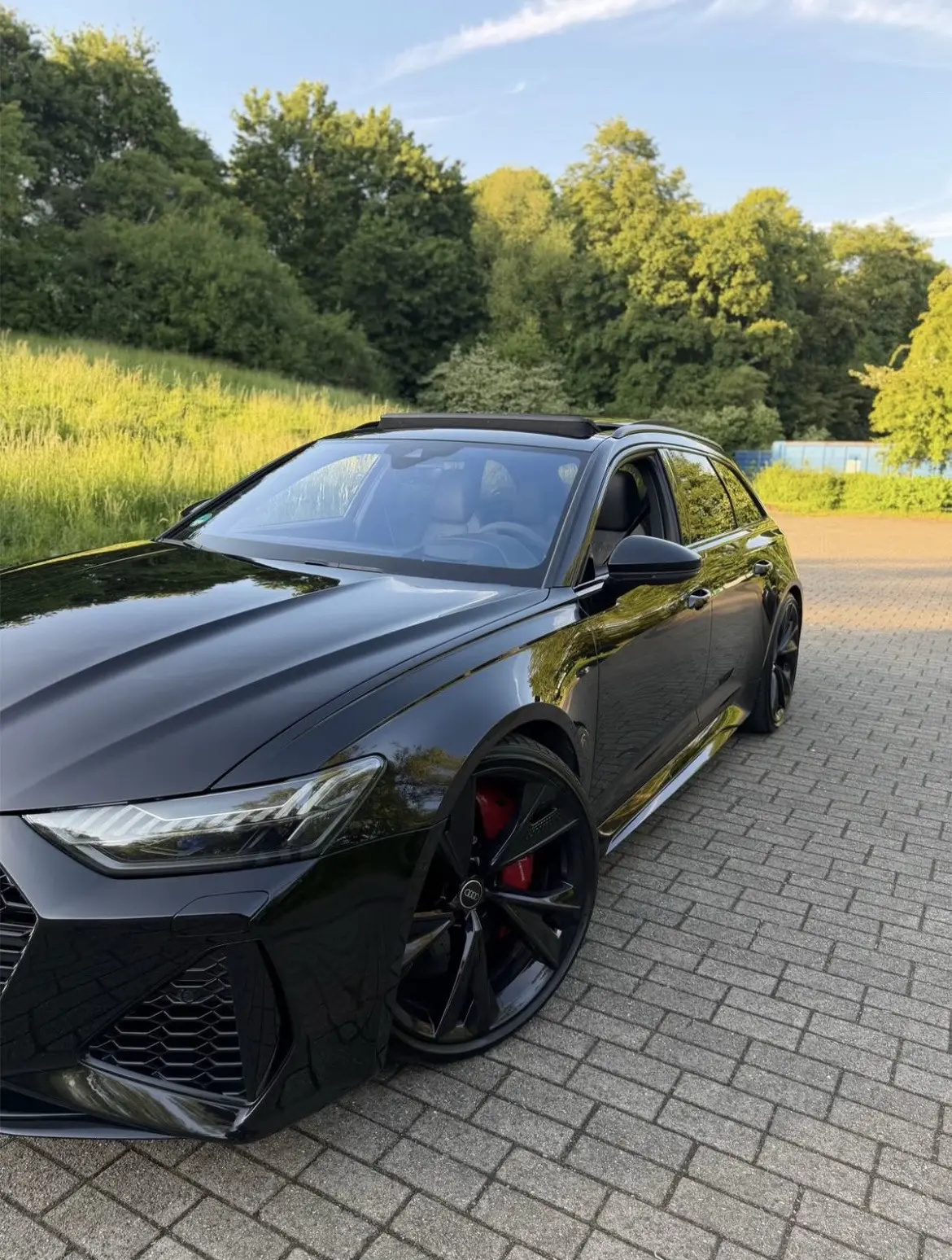 “人一生，绕不过一台奥迪”🏎️。