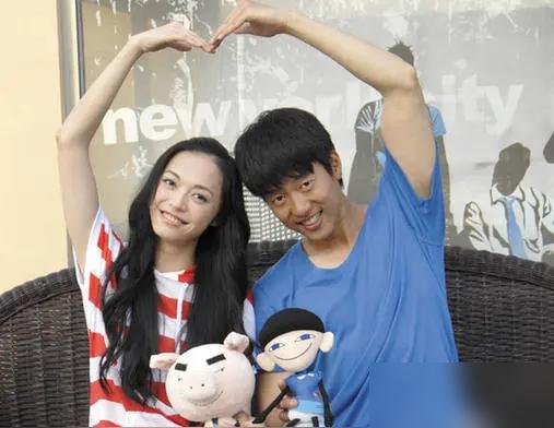 我的天！你刷到没？热搜直接炸了！姚晨曹郁官宣离婚！居然瞒了整整好几年！
下午俩