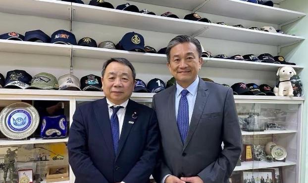 1月6日，石平在社交平台上晒出一条轻松愉悦的动态，说自己“平安到家”，还不忘赞美